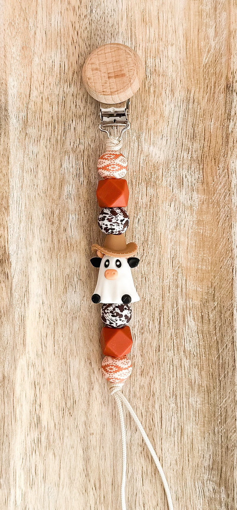 The MOO.. I mean BOO Pacifier clip