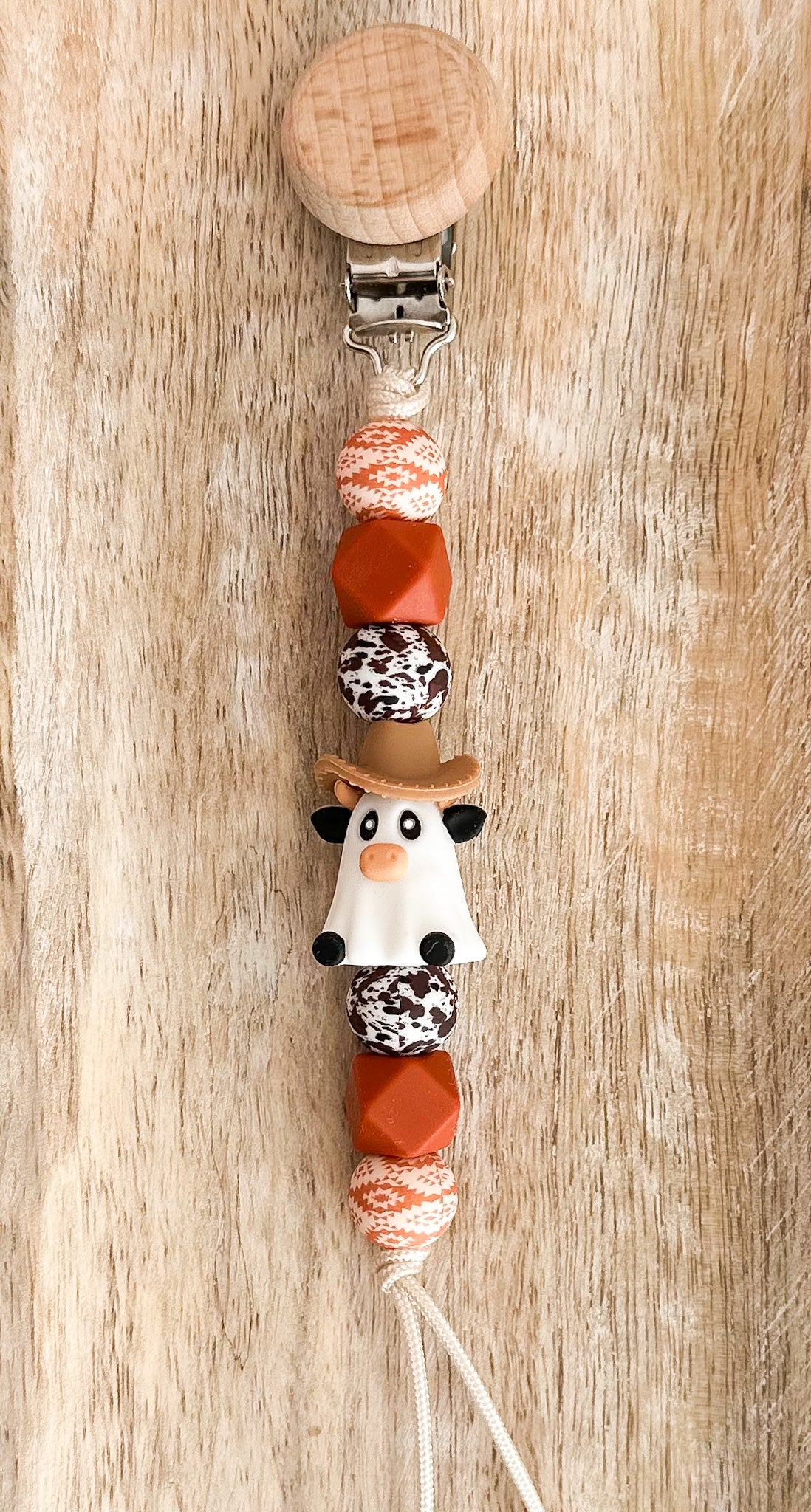 The MOO.. I mean BOO Pacifier clip